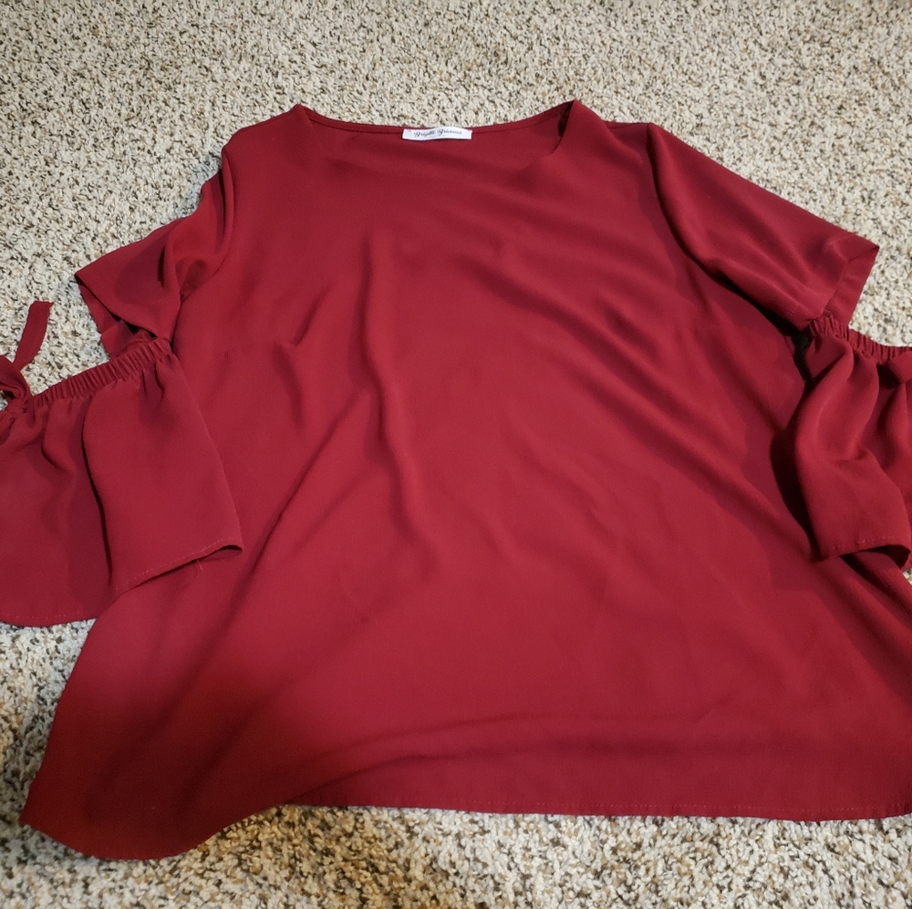 Red midsleeve cut out dress top